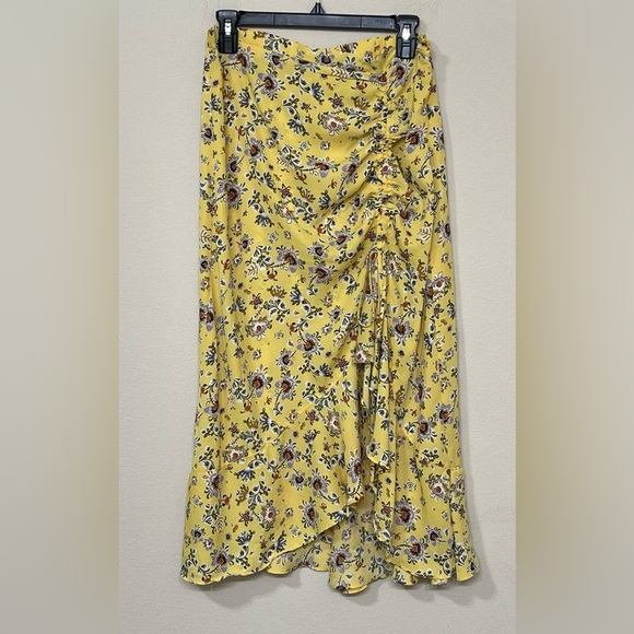 Max Studio Dresses & Skirts - Max Studio Women’s Yellow Floral Print Ruched Front Asymmetrical MIDI Skirt s L